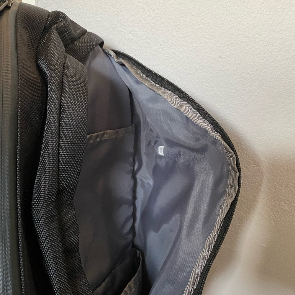 Lightly USED Aer duffel pack backpack Gatorade